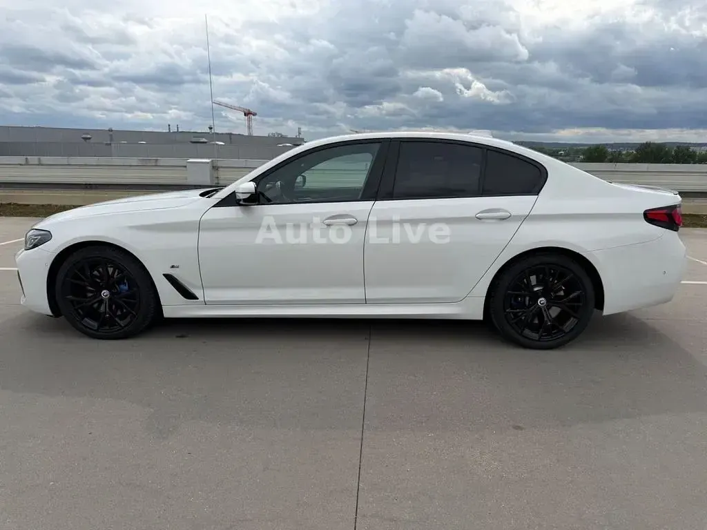 Gebraucht BMW 530 M Sport 245 PS (180 kW) 2023 Weiß Limousine