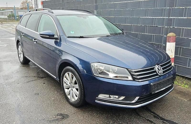 Gebraucht VW Passat 140 PS (102 kW) 2011 Blau Kombi