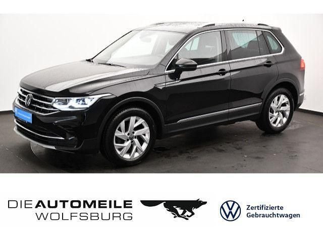 Deep black perleffekt (metallic) Gebraucht 2022 VW Tiguan Elegance SUV | 30.380 € (Superpreis) - Bild 1/4