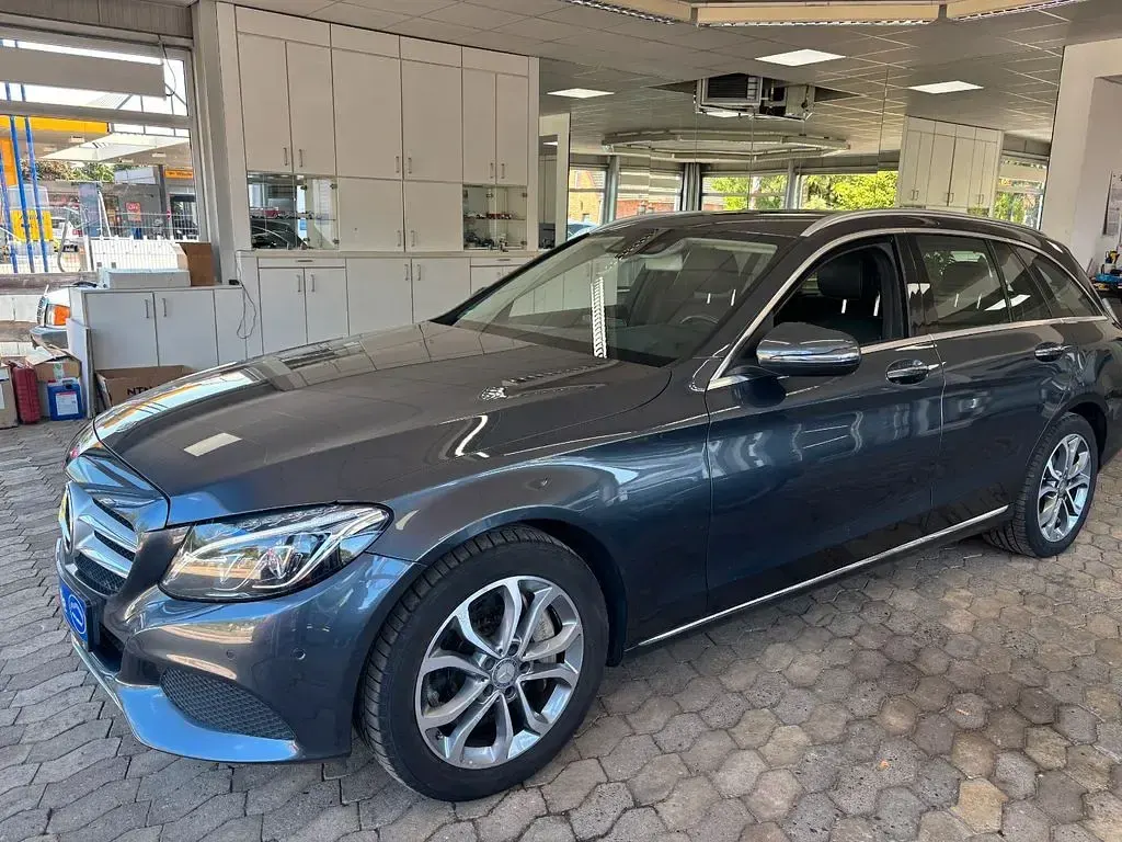 Gebraucht Mercedes C350e 211 PS (155 kW) 2015 Grau Kombi