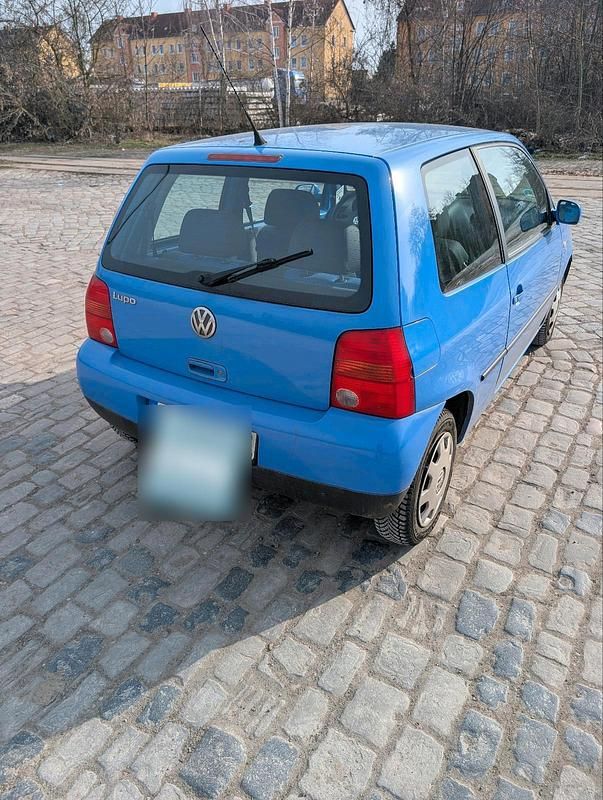 Gebraucht VW Lupo 50 PS (36 kW) 1999 Blau Kleinwagen