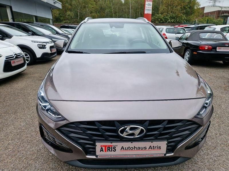 Braun Gebraucht 2022 Hyundai i30 Select Kombi | 16.000 € (Guter Preis) - Bild 1/4