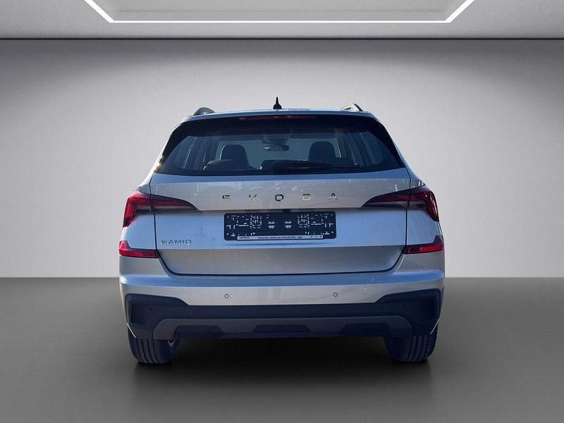 Neu Skoda Kamiq Tour 150 PS (110 kW) 2026 Silber SUV