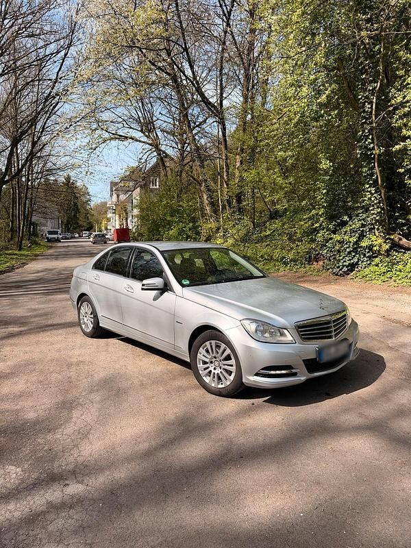 Second-hand Mercedes C180 Elegance 158 CP (116 kW) 2012 Argintiu Berlinǎ