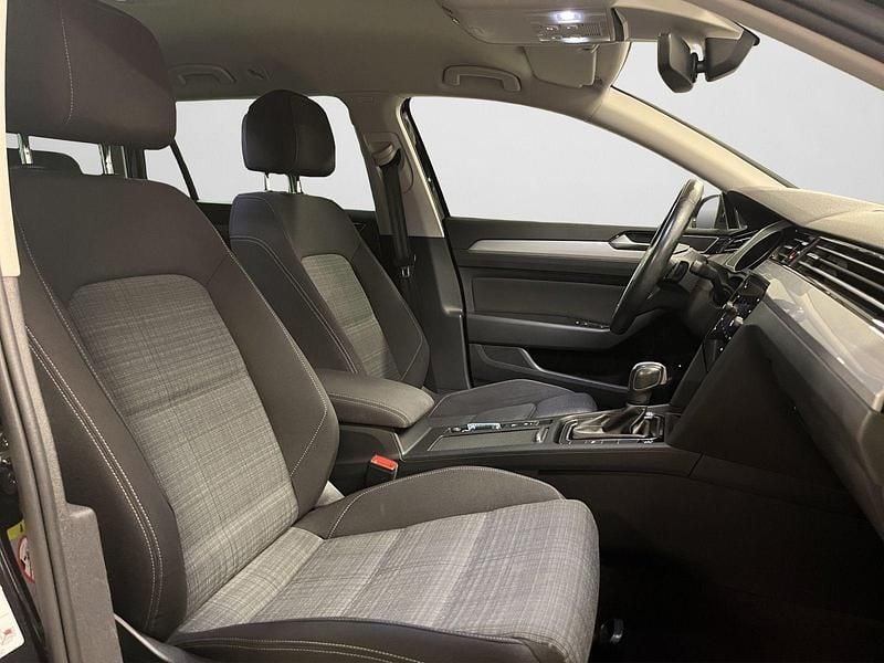 Gebraucht VW Passat Business 150 PS (110 kW) 2021 Deep black perleffekt (metallic) Kombi