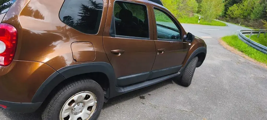Używany Dacia Duster 105 KM (77 kW) 2010 Brązowy SUV