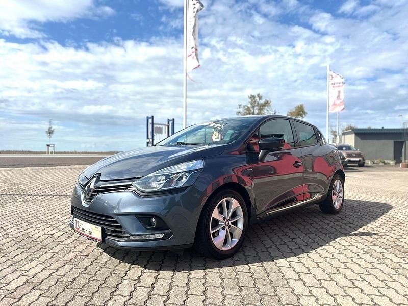 Gebraucht Renault Clio IV LIMITED 118 PS (86 kW) 2017 Grau Kleinwagen