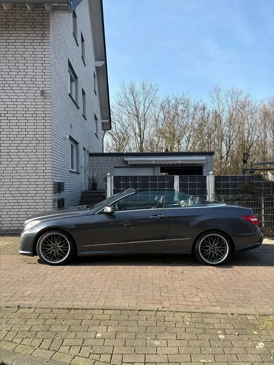 Używany Mercedes E220 170 KM (125 kW) 2011 Szary Kabriolet