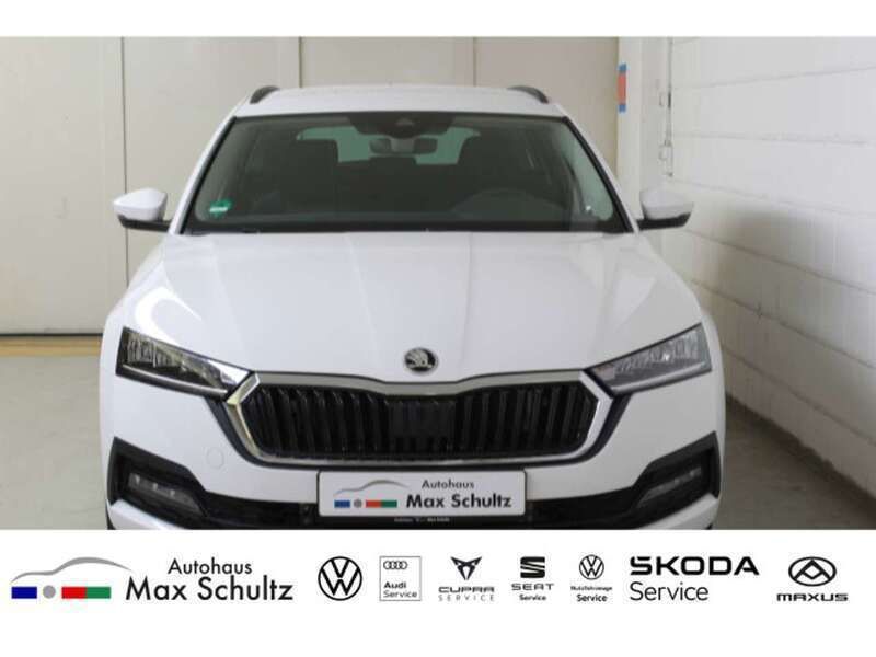 Weiß Gebraucht 2022 Skoda Octavia Ambition Kombi | 25.990 € (Fairer Preis) - Bild 1/3