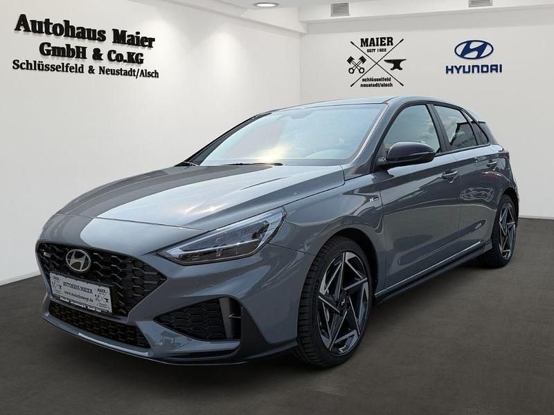 Grau Neu 2025 Hyundai i30 N Line Limousine | 31.590 € (Etwas zu teuer) - Bild 1/3