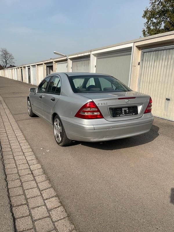 Gebraucht Mercedes C220 143 PS (105 kW) 2003 Limousine