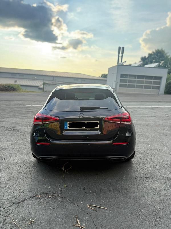Gebraucht Mercedes A250 250 PS (183 kW) 2017 Schwarz Limousine