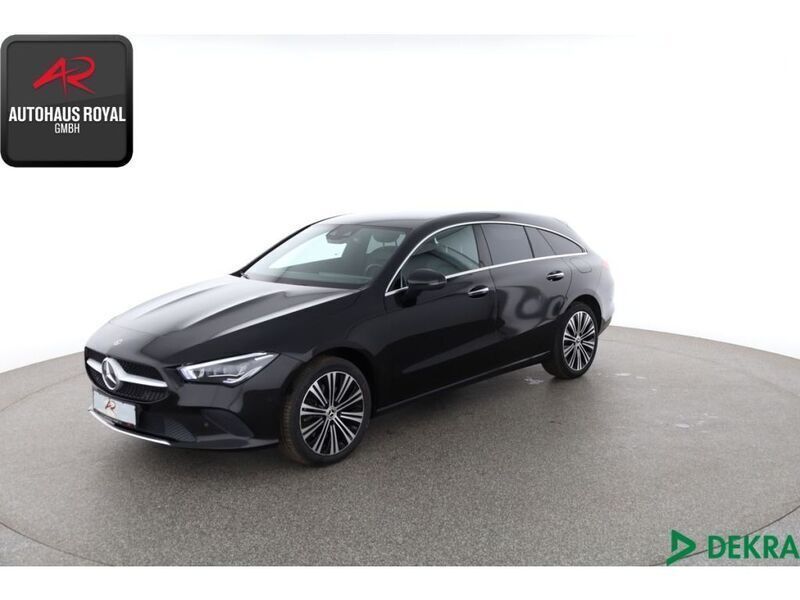 Schwarz (metallic) Gebraucht 2022 Mercedes CLA250e Limousine | 25.379 € (Superpreis) - Bild 1/4