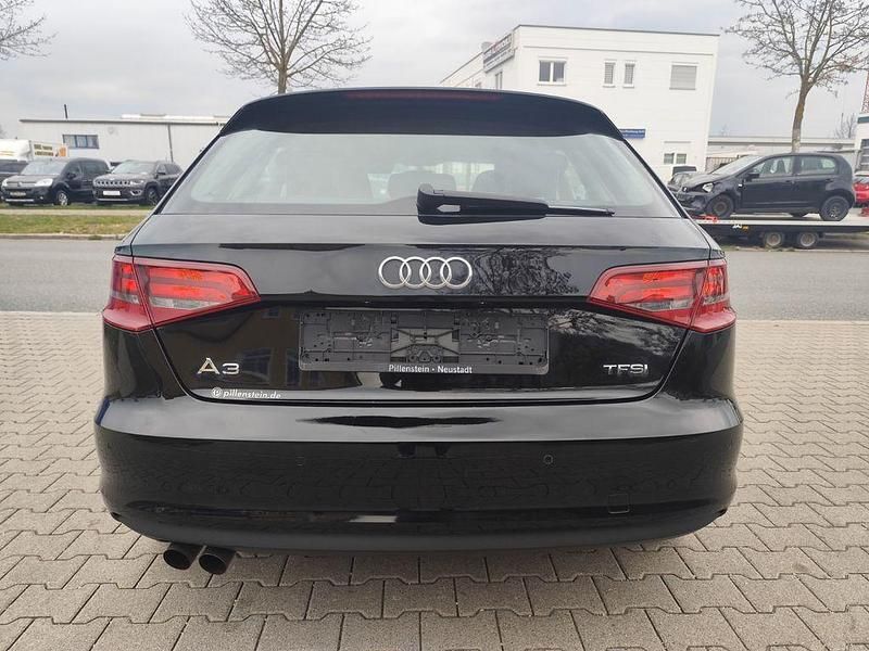 Gebraucht Audi A3 Attraction 125 PS (91 kW) 2014 Schwarz Limousine