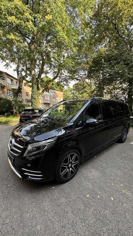 Schwarz Gebraucht 2016 Mercedes V250 AMG line Van / Kleinbus | 31.000 € (Guter Preis) - Bild 1/4