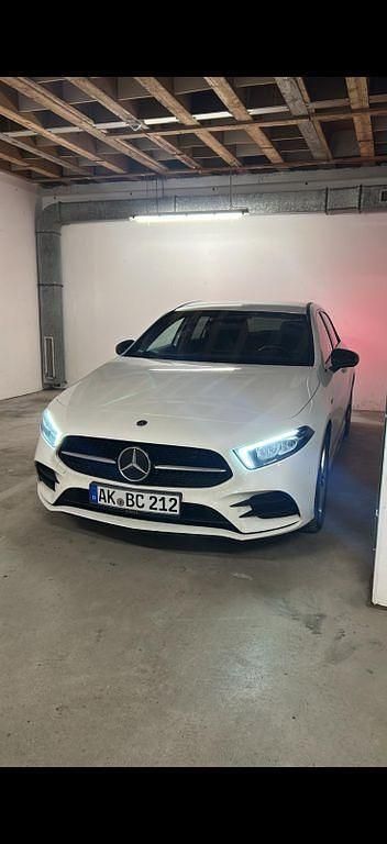 Weiß Gebraucht 2021 Mercedes A250 AMG Limousine | 22.999 € (Guter Preis) - Bild 1/4