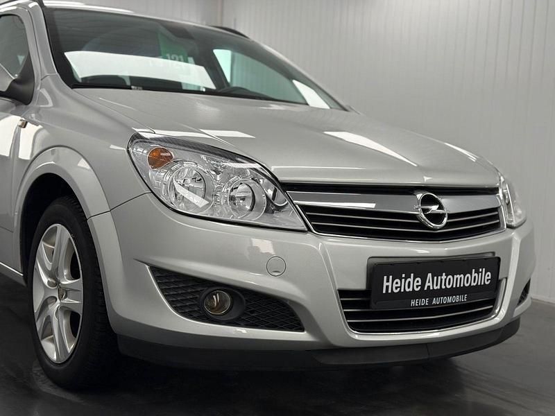 Gebraucht Opel Astra Edition 90 PS (66 kW) 2009 Silber Kombi