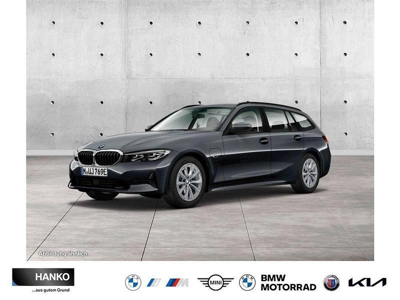 Mineralgrau metallic Gebraucht 2022 BMW 330e Advantage Kombi | 26.500 € (Fairer Preis) - Bild 1/4