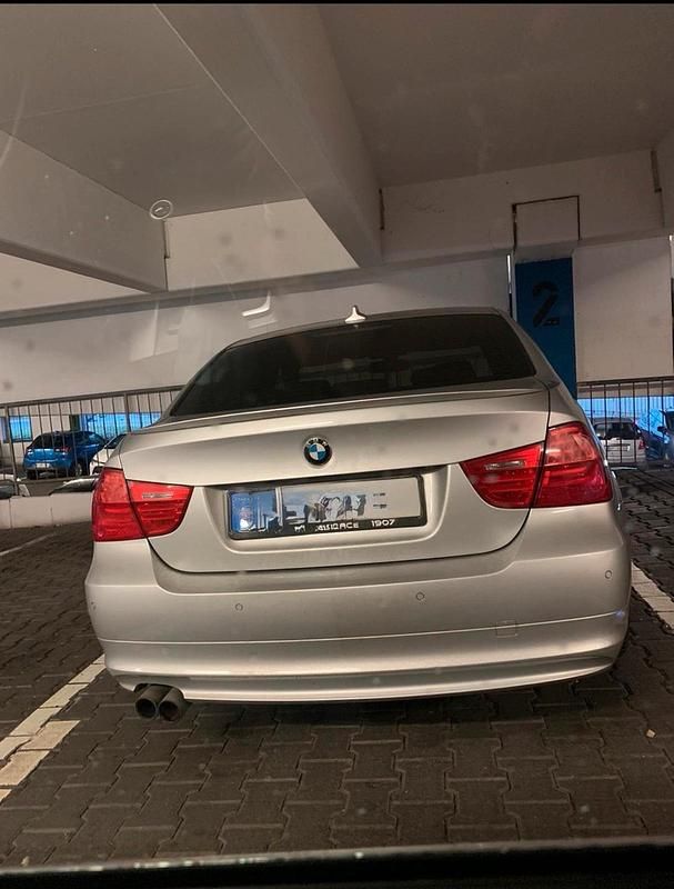 Gebraucht BMW 325 218 PS (160 kW) 2008 Grau Limousine