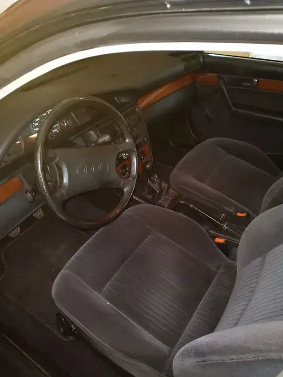 Gebraucht Audi 100 101 PS (74 kW) 1991 Violett Limousine