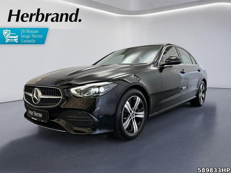 Unilack schwarz Gebraucht 2022 Mercedes C220 Avantgarde Limousine | 34.790 € (Fairer Preis) - Bild 1/4