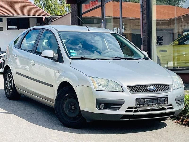 Silber Gebraucht 2007 Ford Focus Fun X Limousine | 999 € (Guter Preis) - Bild 1/4