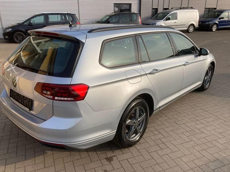 Gebraucht VW Passat Conceptline 150 PS (110 kW) 2022 Silber Kombi