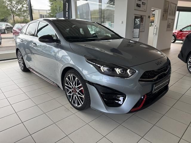 Silber Gebraucht 2023 Kia ProCeed Kleinwagen | 28.490 € (Fairer Preis) - Bild 1/4