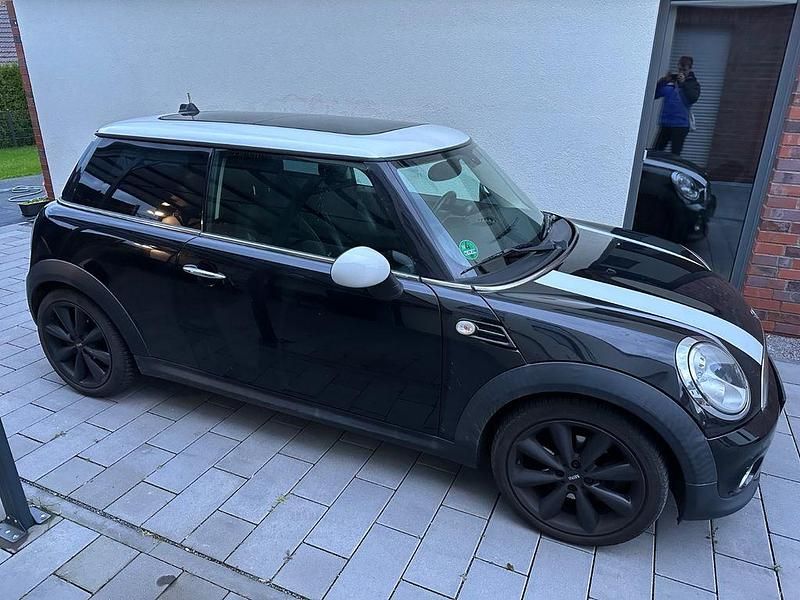 Schwarz Gebraucht 2012 Mini Cooper D Kleinwagen | 8.500 € (Etwas zu teuer) - Bild 1/4