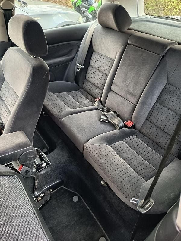 Brugt VW Golf III Basis 75 HK (55 kW) 1998 Sølv Sedan