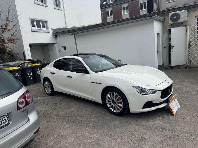 Gebraucht Maserati Ghibli 275 PS (202 kW) 2016 Weiß Limousine