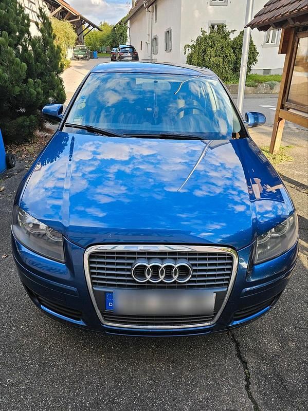 Blau Gebraucht 2006 Audi A3 Sportback Attraction Limousine | 2.000 € (Superpreis) - Bild 1/4
