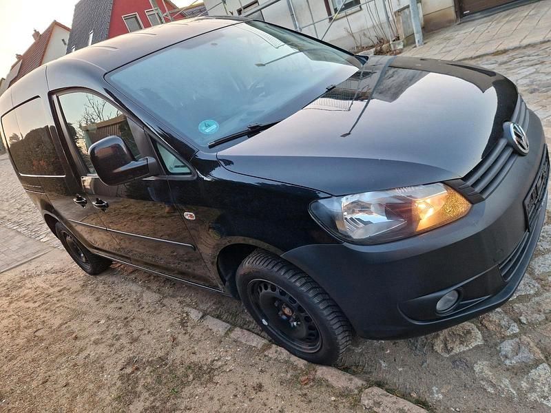 Gebraucht VW Caddy 102 PS (75 kW) 2011 Schwarz Van / Kleinbus