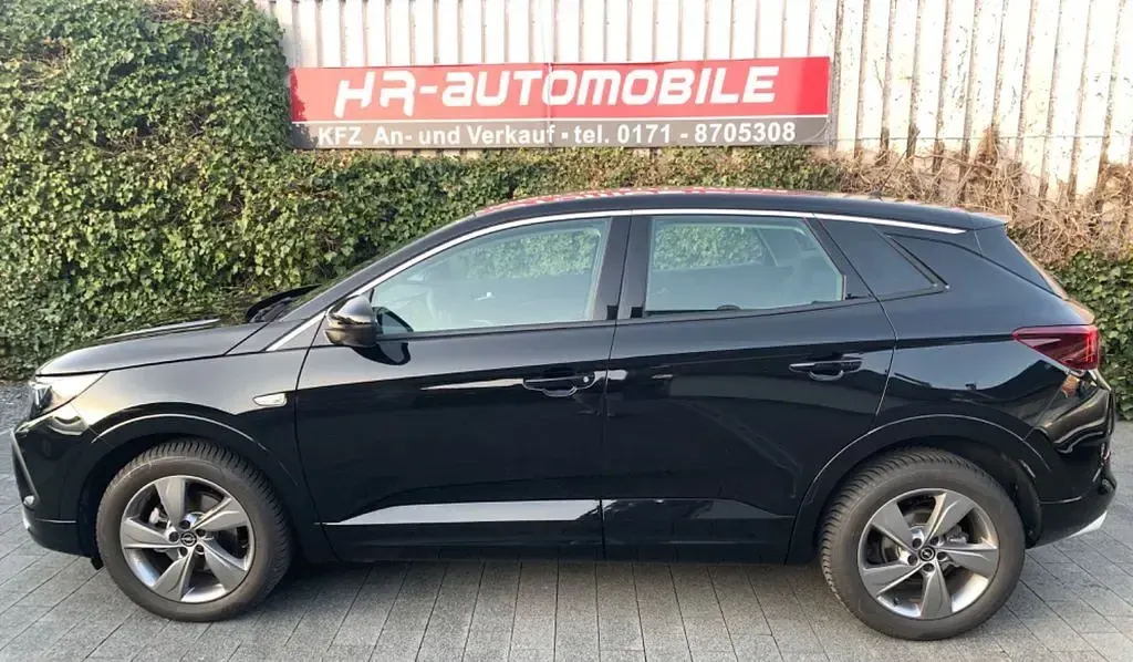 Gebraucht Opel Grandland X 131 PS (96 kW) 2024 Schwarz SUV