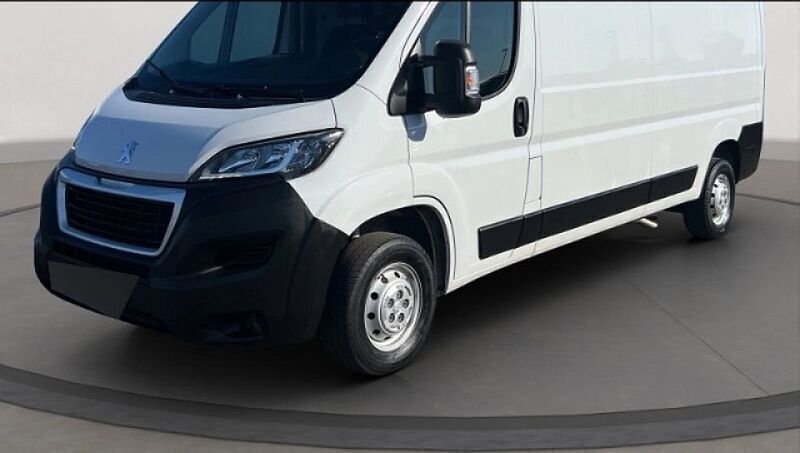 Weiss Gebraucht 2022 Peugeot Boxer Van | 24.449 € (Etwas zu teuer) - Bild 1/4