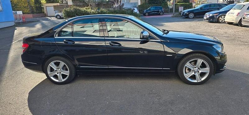 Schwarz Gebraucht 2007 Mercedes C200 Avantgarde Limousine | 7.200 € (Fairer Preis) - Bild 1/4
