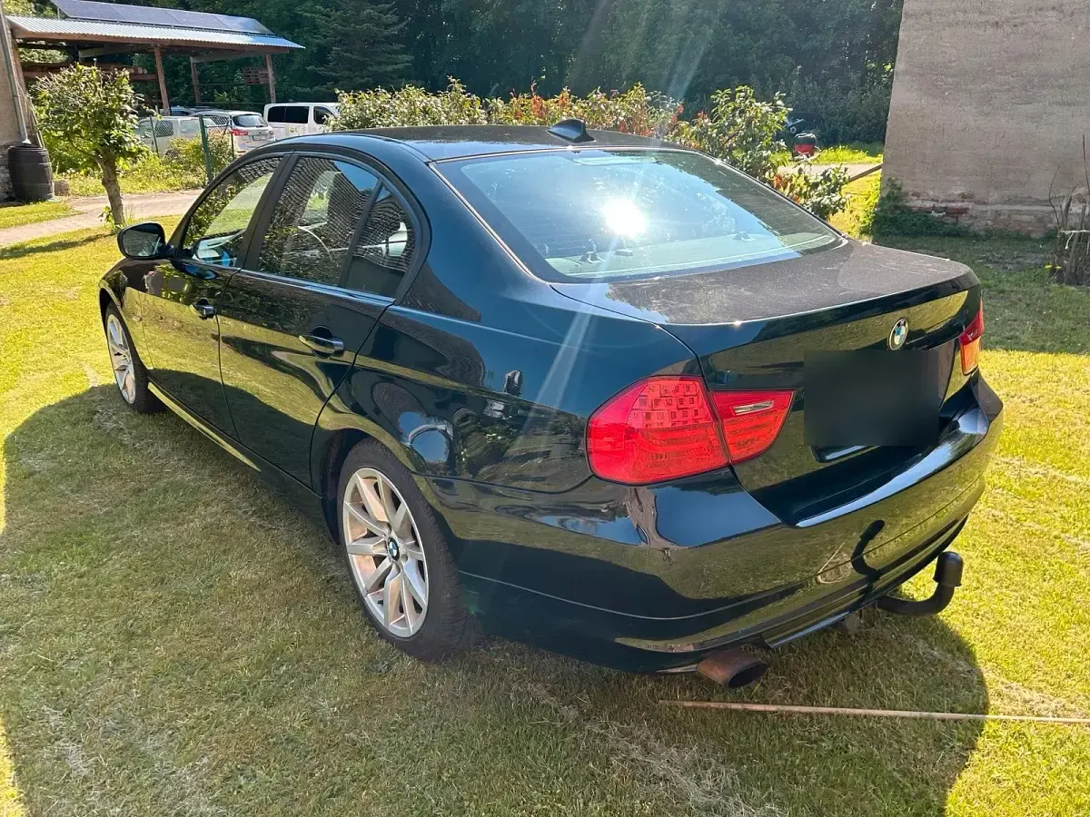 Occasion BMW 320 143 ch (105 kW) 2011 Noir Berline