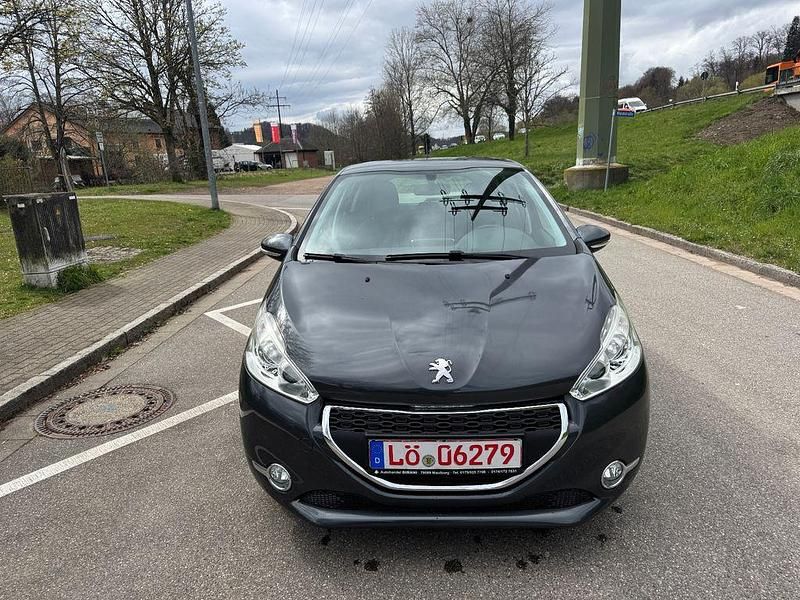 Gebraucht Peugeot 208 Active 82 PS (60 kW) 2013 Grau Kleinwagen