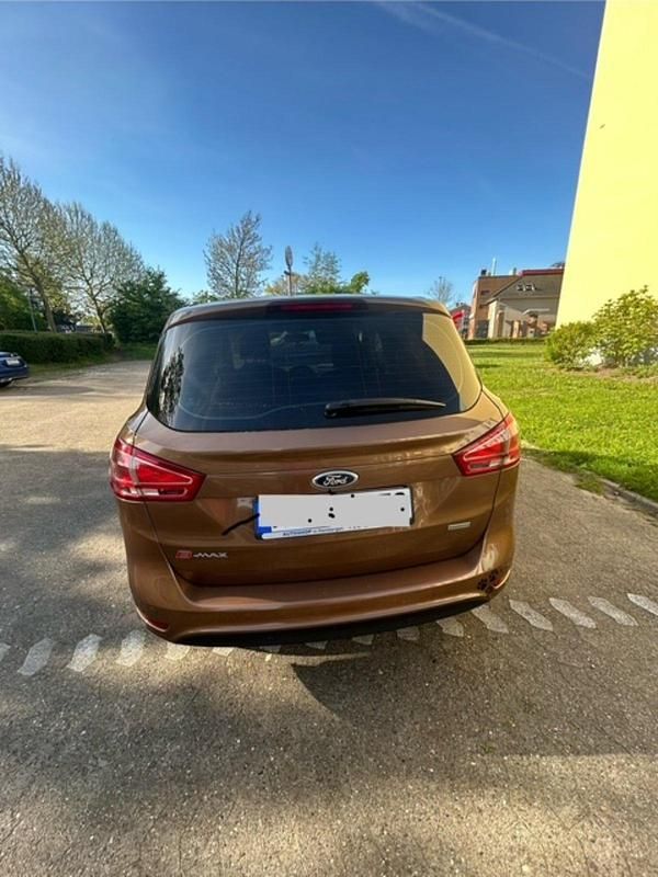 Braun Gebraucht 2016 Ford B-MAX Van / Kleinbus | 6.200 € (Guter Preis) - Bild 1/4