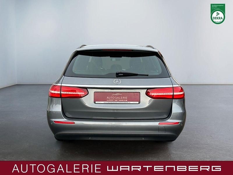 Gebraucht Mercedes E220 194 PS (142 kW) 2018 Grau Kombi