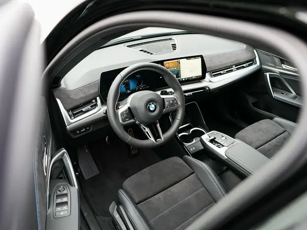 Gebraucht BMW X1 M Sport 150 PS (110 kW) 2025 Saphirschwarz metallic SUV