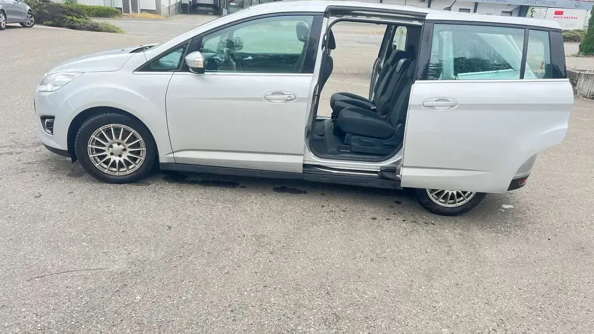 Gebraucht Ford Grand C-Max 116 PS (85 kW) 2011 Silber Van / Kleinbus