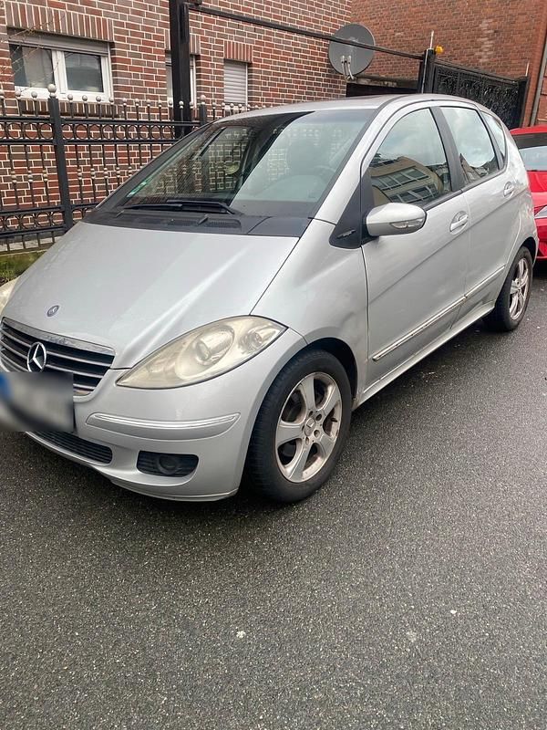 Gebraucht Mercedes A180 109 PS (80 kW) 2009 Silber Limousine