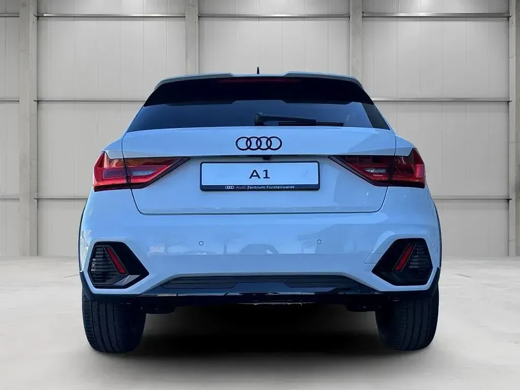 Gebraucht Audi A1 Sport 150 PS (110 kW) 2025 Gletscherweiß metallic SUV