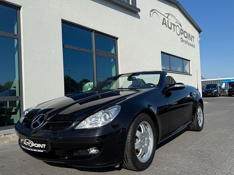 Schwarz Gebraucht 2006 Mercedes SLK200 Cabrio | 11.990 € (Teuer) - Bild 1/4
