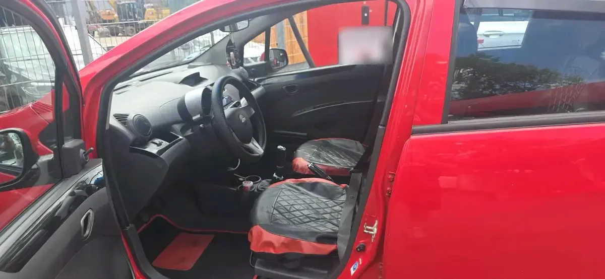 Gebraucht Chevrolet Spark 68 PS (50 kW) 2011 Rot Kleinwagen