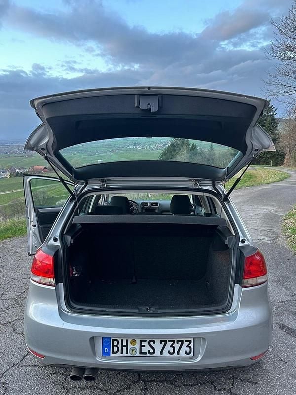 Usata VW Golf VI 110 CV (80 kW) 2009 Argento Utilitaria