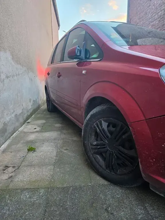 Gebraucht Opel Zafira 140 PS (102 kW) 2005 Rot Van / Kleinbus