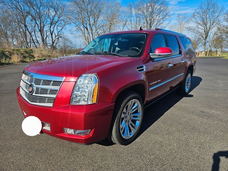Gebraucht Cadillac Escalade 409 PS (300 kW) 2013 Rot SUV
