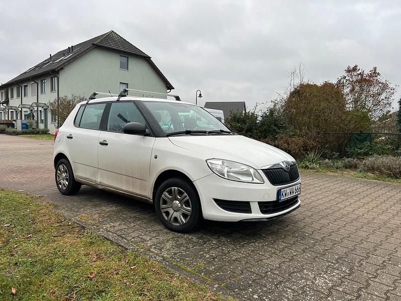 Gebraucht Skoda Fabia 60 PS (44 kW) 2014 Weiß Kleinwagen